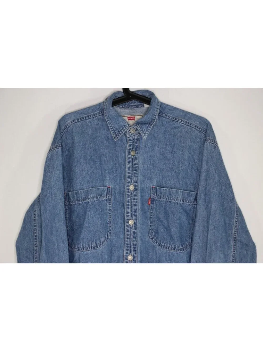 Vintage Levi's Mens Small Red Tab Denim Button Up Shirt Z21